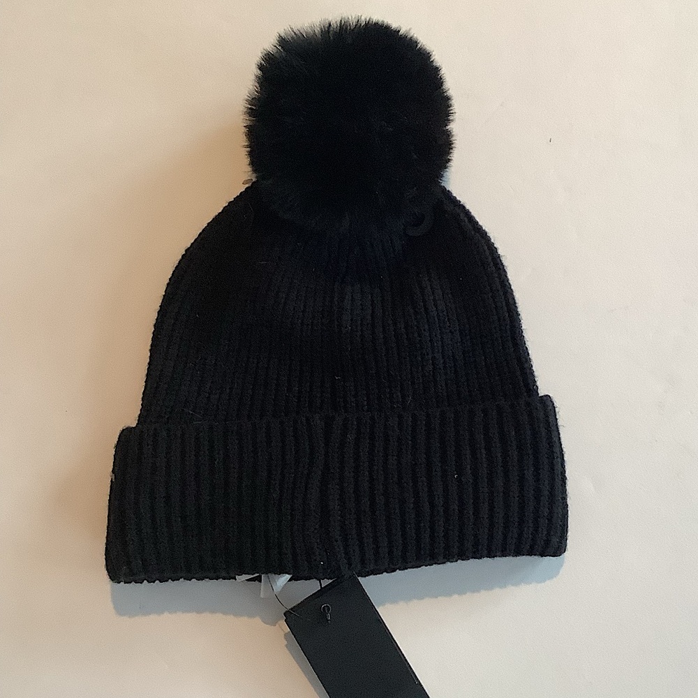 Karl Lagerfeld Black Pom-Pom Beanie Hat Faux Fur New - Picture 3 of 4